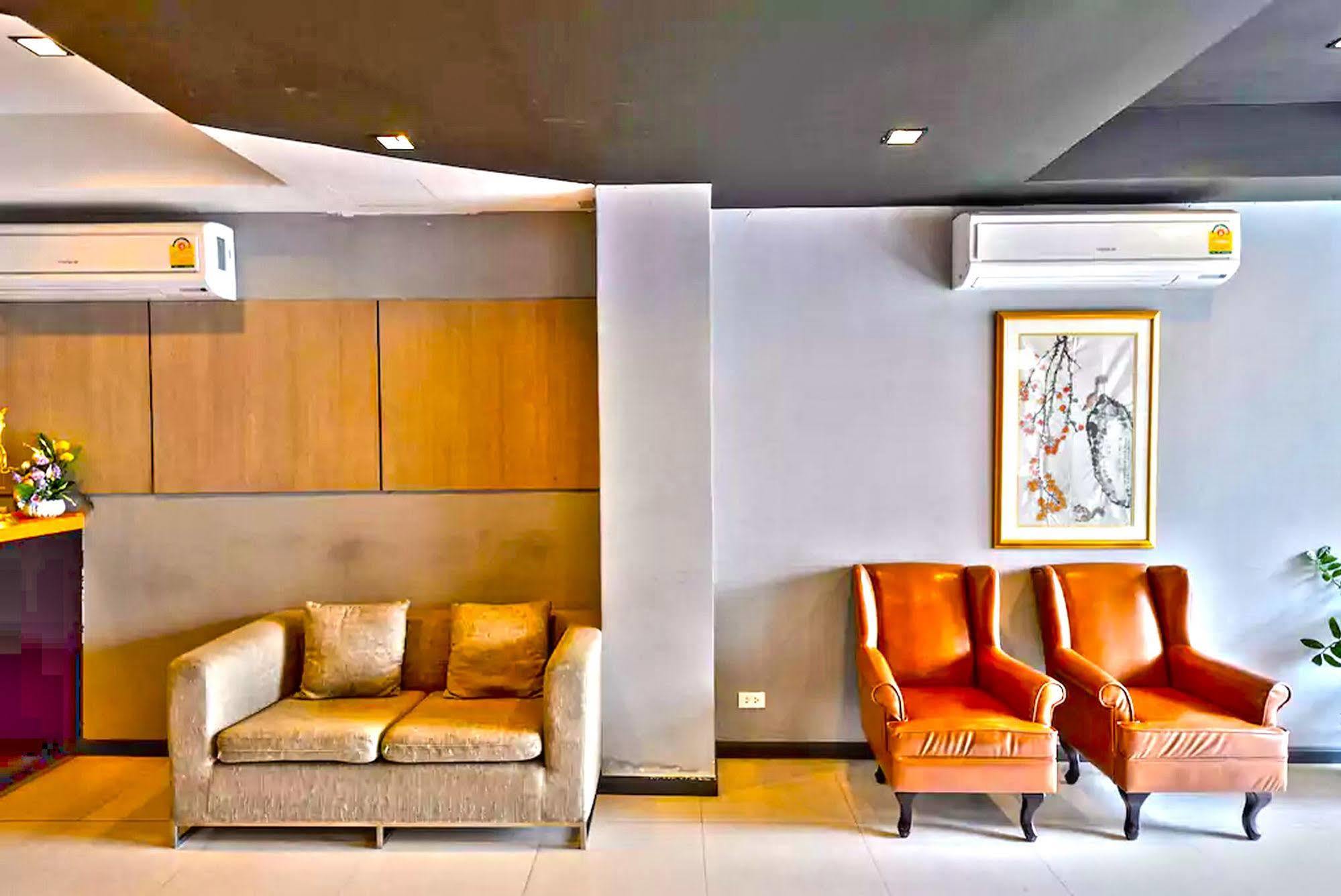 H2 Hotel Bangkok Exterior photo